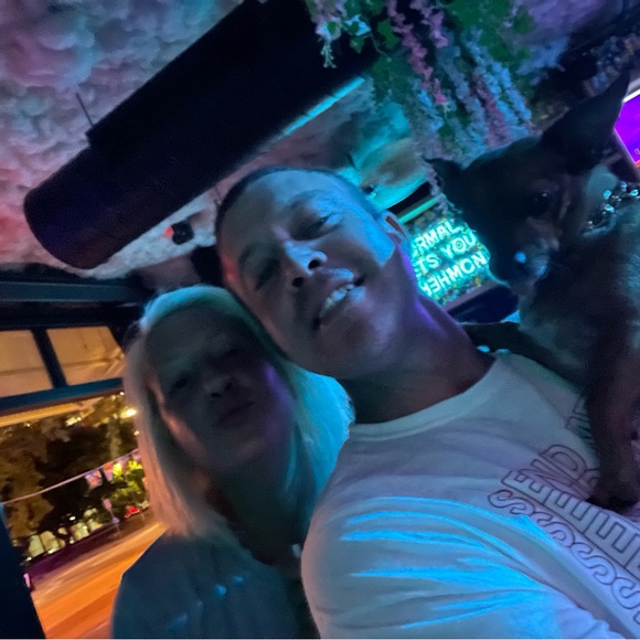 Meet your Posher, Cassandra - Picture 2 of 2